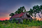 I came across this #old building while driving to a park with my kids. I cannot tell if it is an #abandoned store, or was an old #farmhouse. I suspect the latter, but I'm curious to hear what you think it used to be?